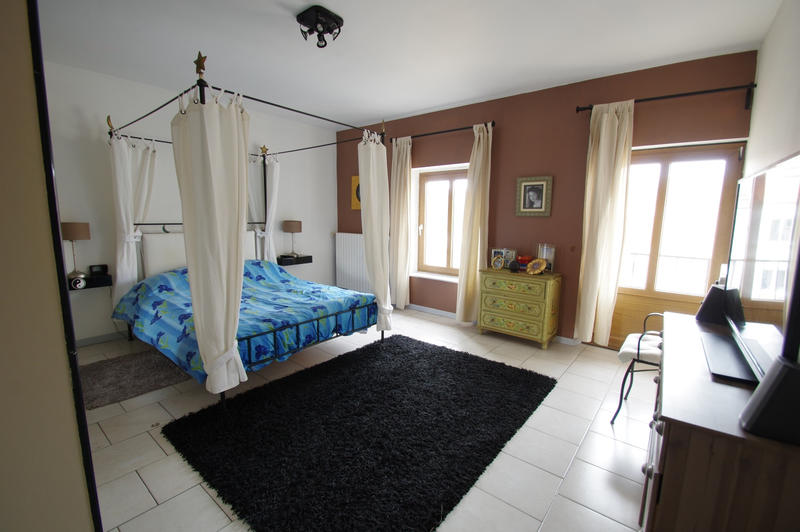 Maison de village - 254 m² - 8 pièces