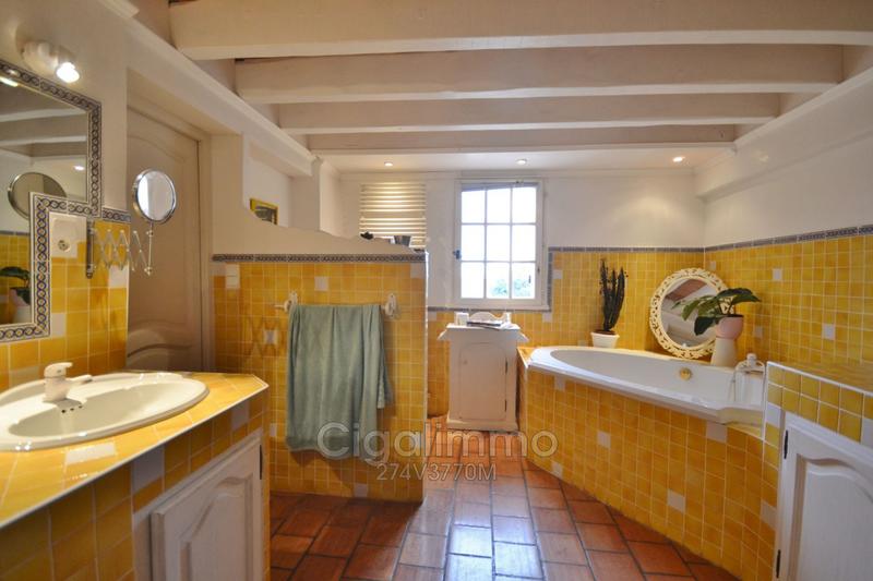 Maison en pierre - 279 m² - 11 pièces