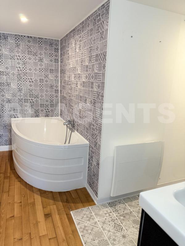 Maison traditionnelle - 121 m² - 6 pièces