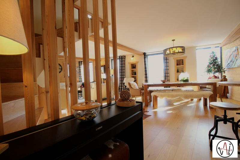 Maison - 168 m² - 9 pièces