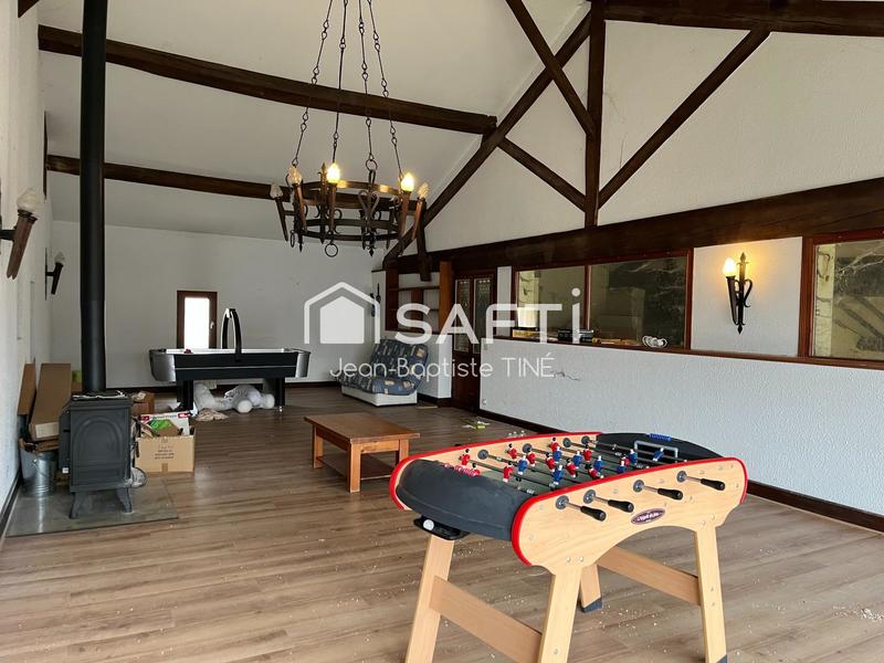 Maison - 303 m² - 7 pièces