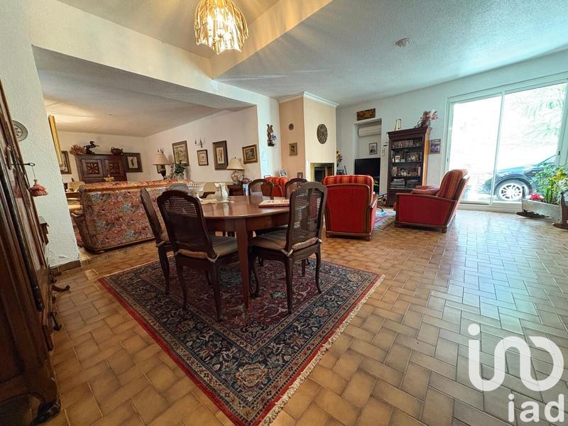 Maison - 330 m² - 10 pièces