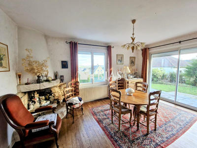 Maison traditionnelle - 140 m² - 5 pièces