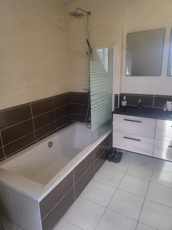 Maison - 224 m² - 8 pièces