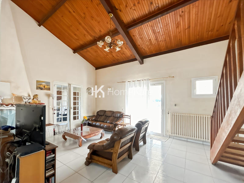 Maison - 200 m² - 8 pièces