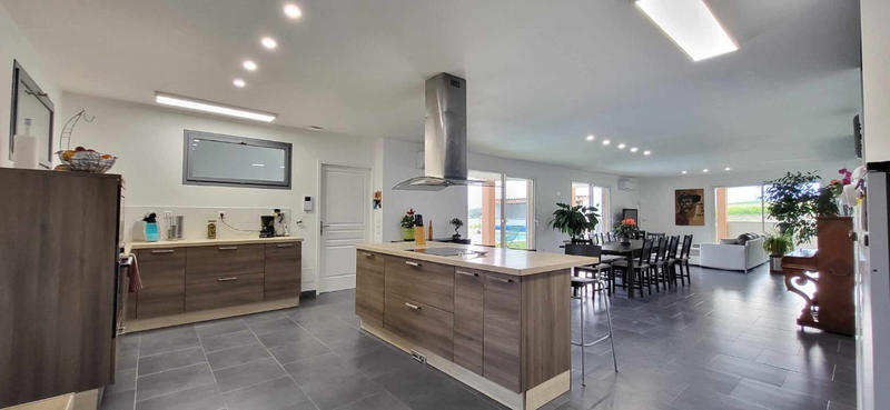 Maison - 170 m² - 6 pièces