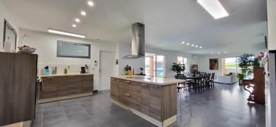Maison - 170 m² - 6 pièces