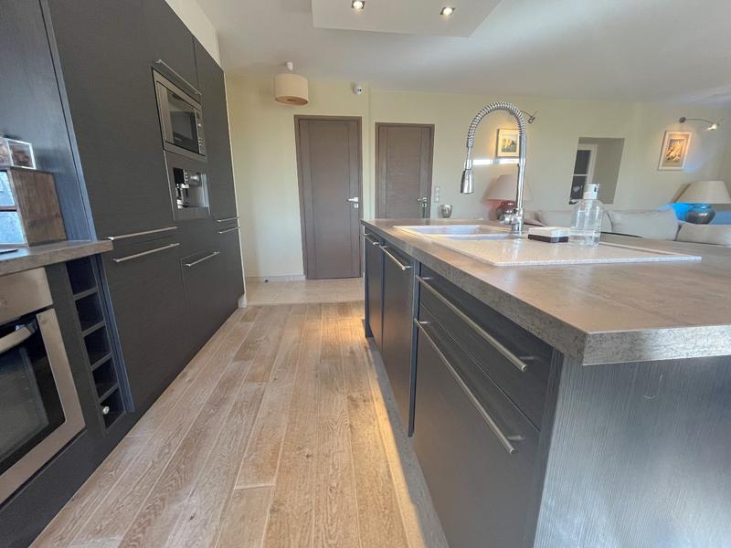 Appartement - 80 m² - 3 pièces