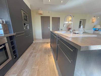 Appartement - 80 m² - 3 pièces