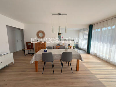 Appartement - 82 m² - 4 pièces