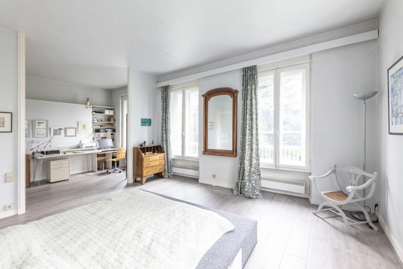 Maison - 273 m² - 9 pièces