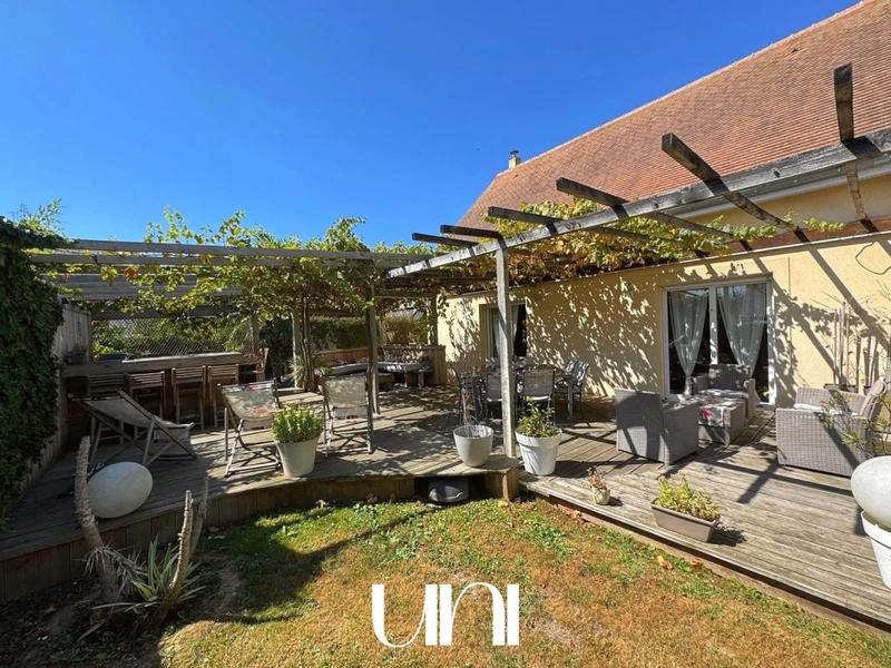 Maison - 210 m² - 6 pièces