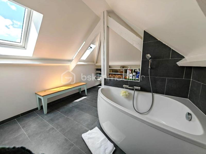 Maison traditionnelle - 139 m² - 5 pièces