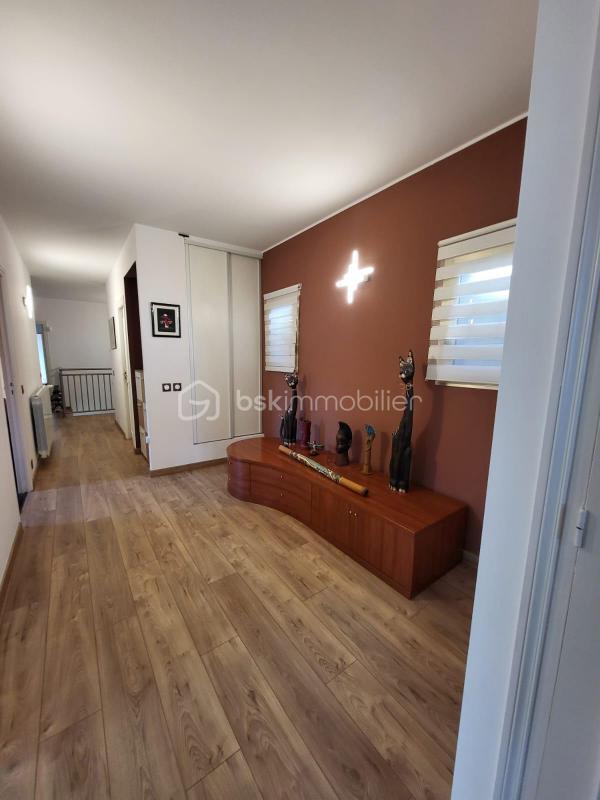 Villa - 247 m² - 5 pièces