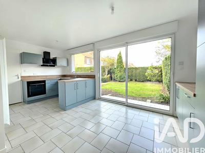 Maison - 99 m² - 6 pièces