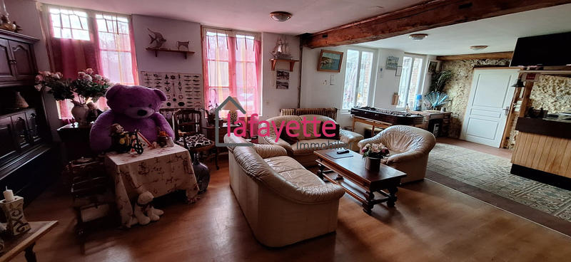 Maison - 800 m² - 15 pièces