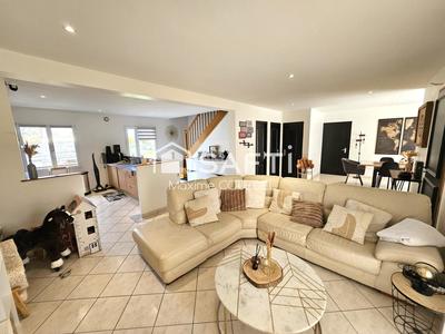 Maison - 106 m² - 5 pièces