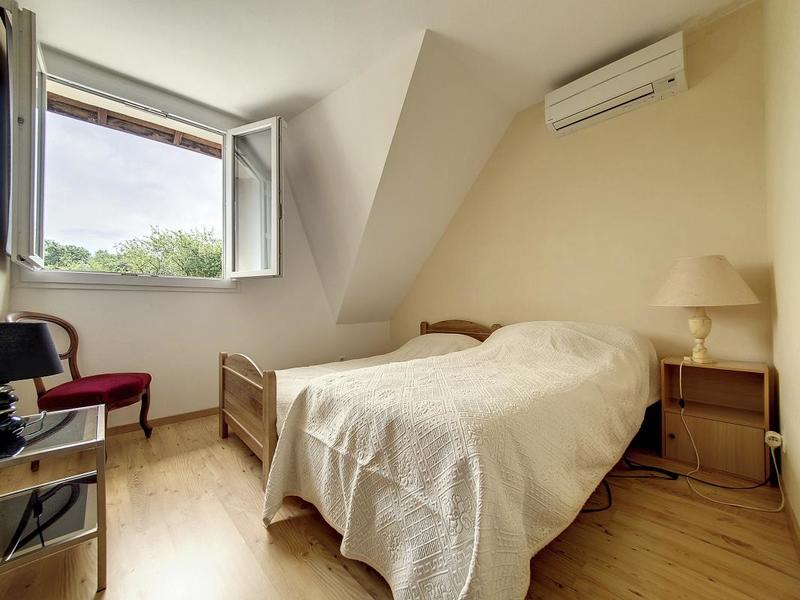 Maison - 260 m² - 8 pièces