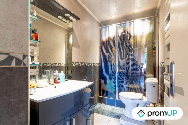 Maison - 200 m² - 7 pièces