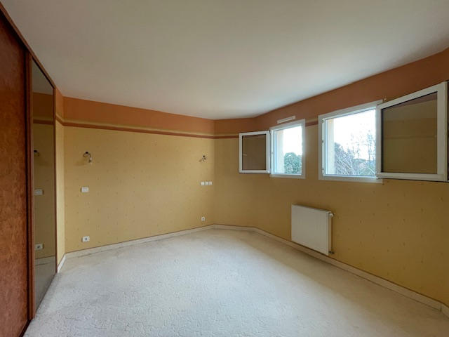 Maison - 215 m² - 7 pièces