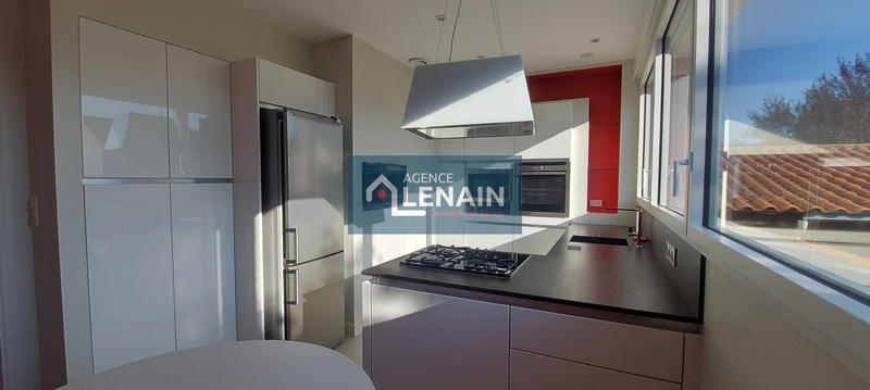 Maison - 162 m² - 9 pièces