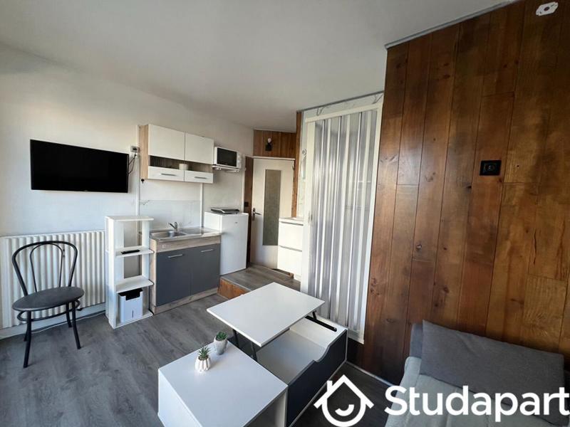 Chambre - 9 m² - 1 pièce