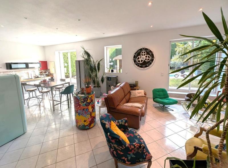 Maison - 200 m² - 8 pièces