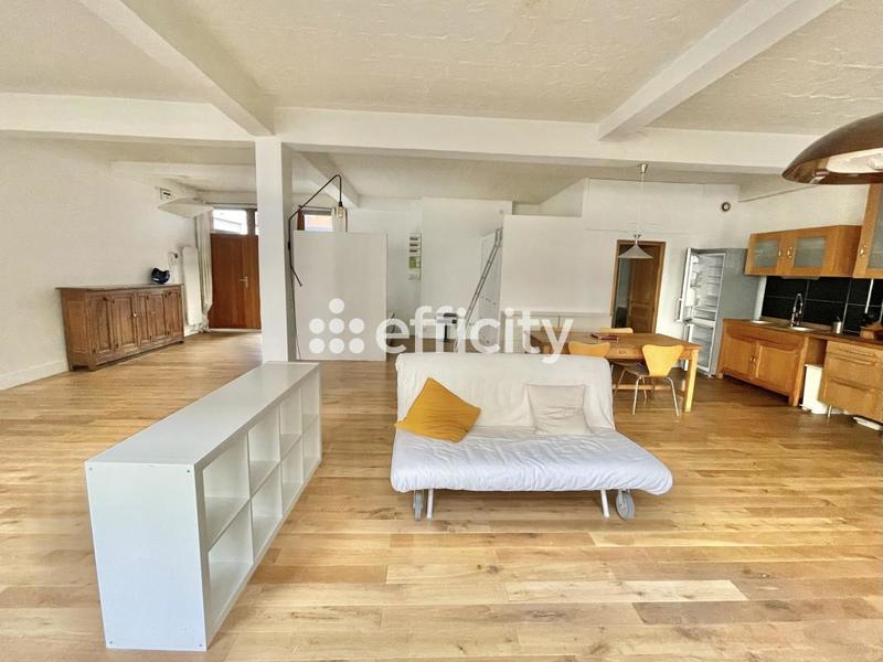 Loft - 85 m² - 3 pièces