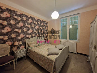 Maison - 191 m² - 8 pièces