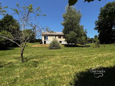 Maison - 98 m² - 5 pièces