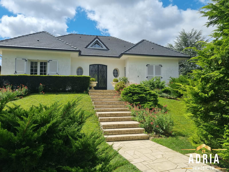 Villa - 195 m² - 6 pièces