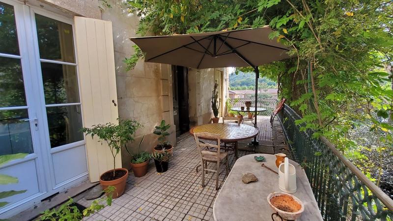 Maison - 280 m² - 12 pièces