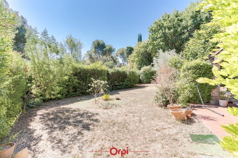 Propriété - 205 m² - 6 pièces