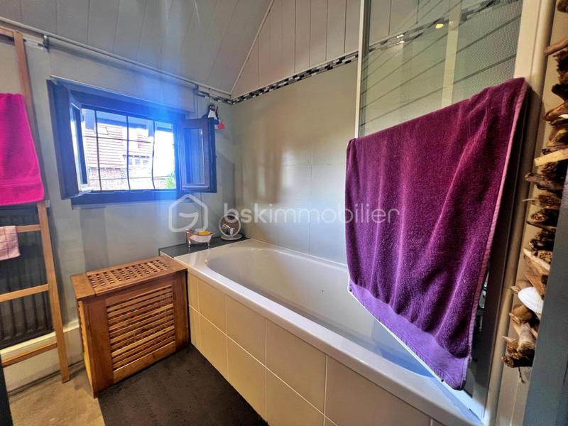 Maison - 93 m² - 4 pièces