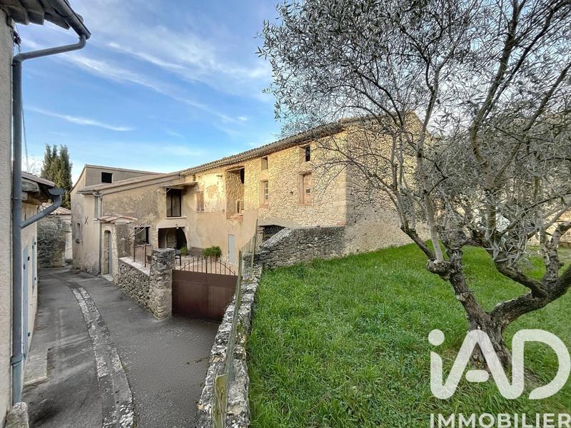 Maison - 220 m² - 5 pièces