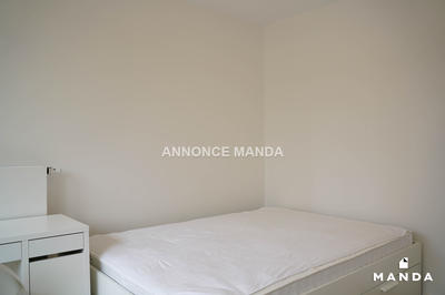 Chambre - 9 m² - 5 pièces