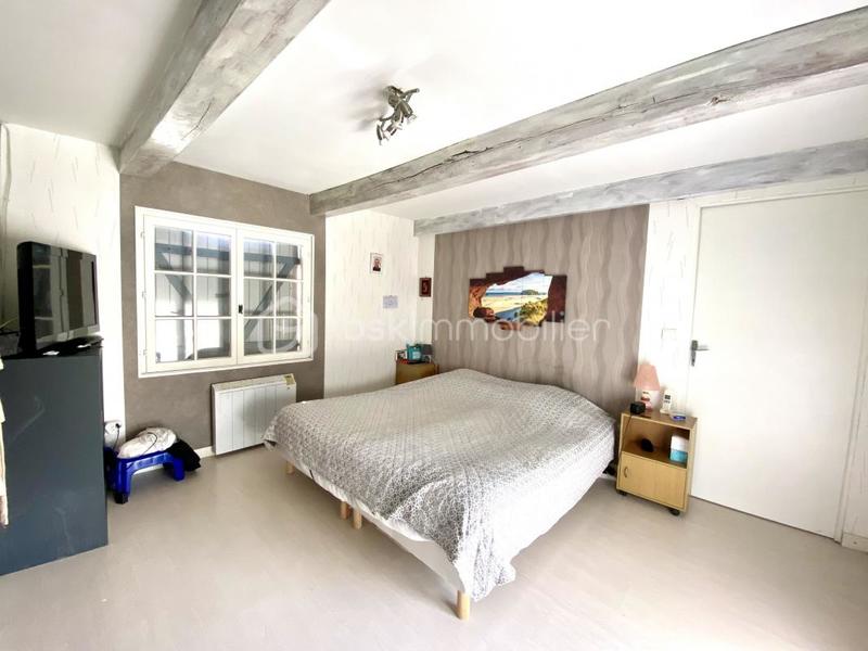 Maison - 203 m² - 8 pièces