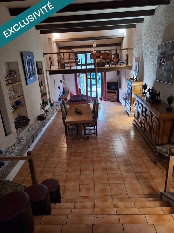 Maison - 265 m² - 10 pièces