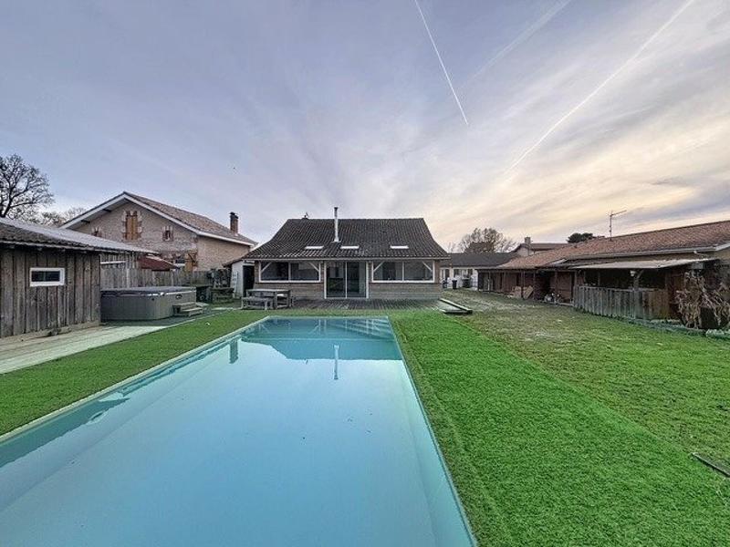 Maison - 185 m² - 5 pièces