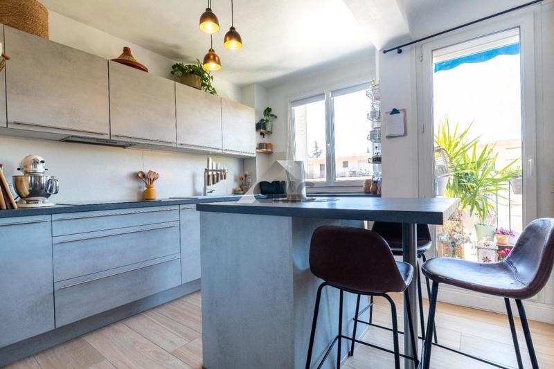 Appartement - 79 m² - 4 pièces