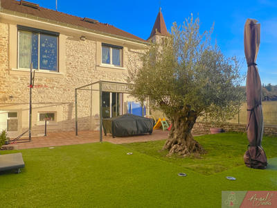 Maison de village - 180 m² - 7 pièces