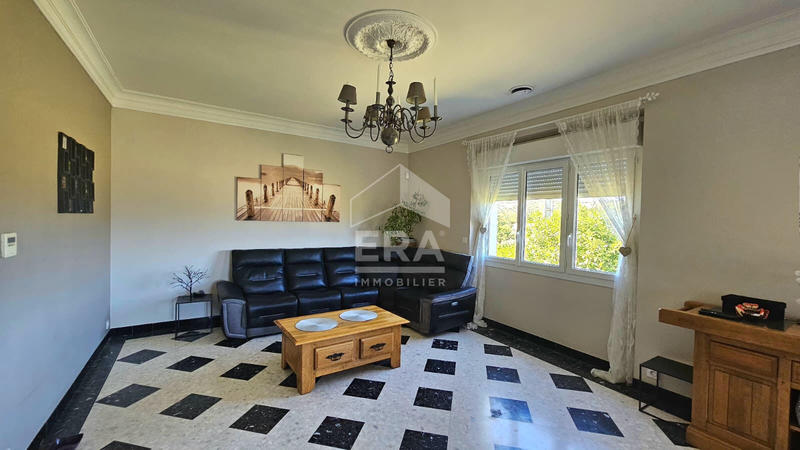 Maison - 215 m² - 7 pièces