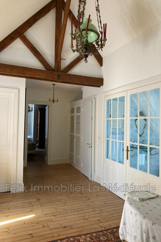 Maison - 240 m² - 6 pièces