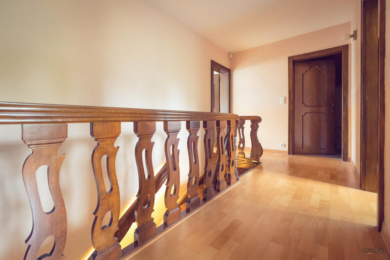 Maison - 183 m² - 7 pièces