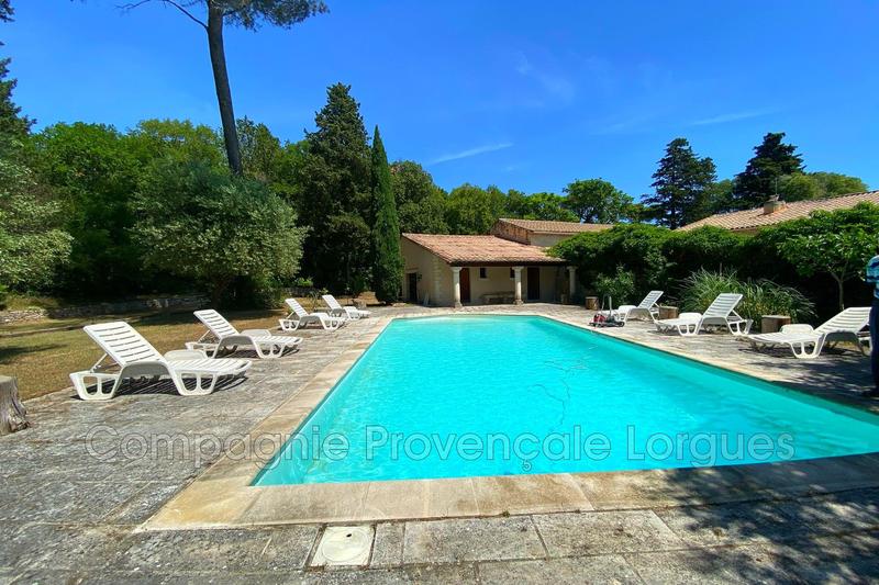 Maison - 1 150 m² - 25 pièces