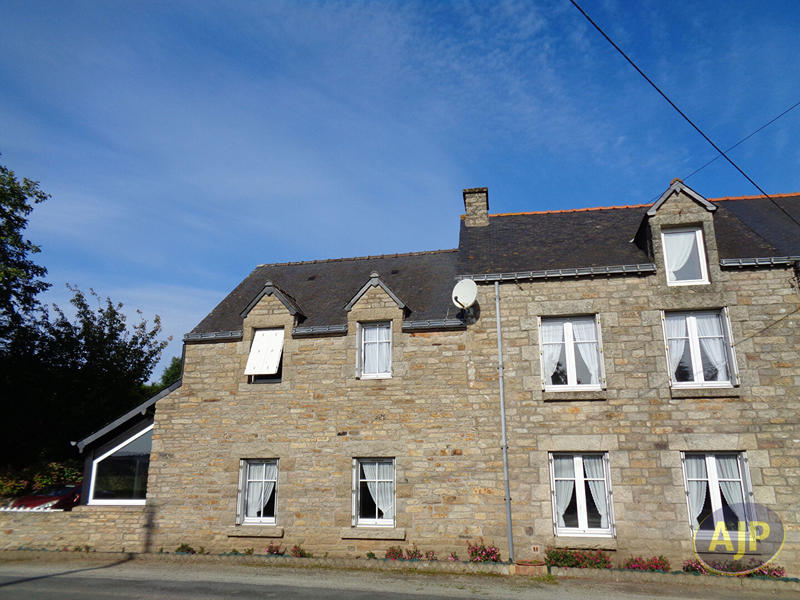 Maison - 147 m² - 8 pièces