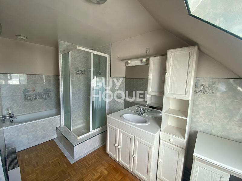 Maison - 93 m² - 5 pièces