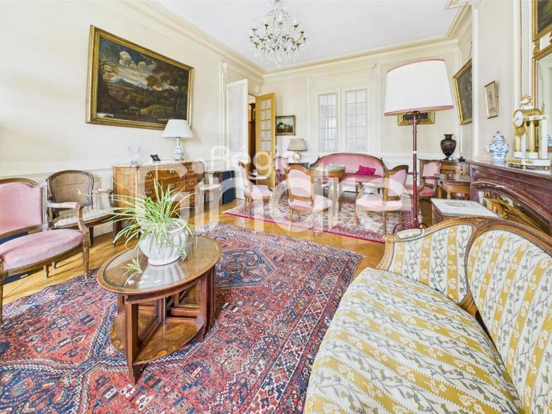 Appartement - 189 m² - 6 pièces