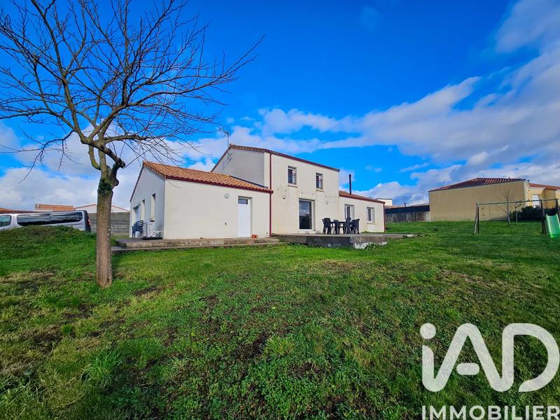 Maison - 151 m² - 8 pièces