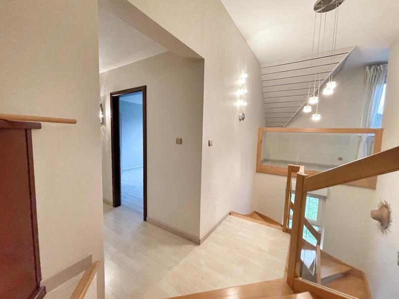 Maison - 224 m² - 8 pièces